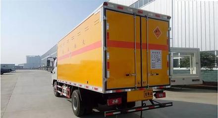 3噸爆破器材危險品運輸車 價格、廠家與防爆技術全解析